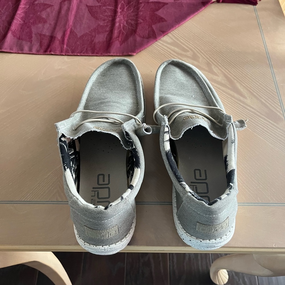 Men’s hey dudes only worn twice like new condition